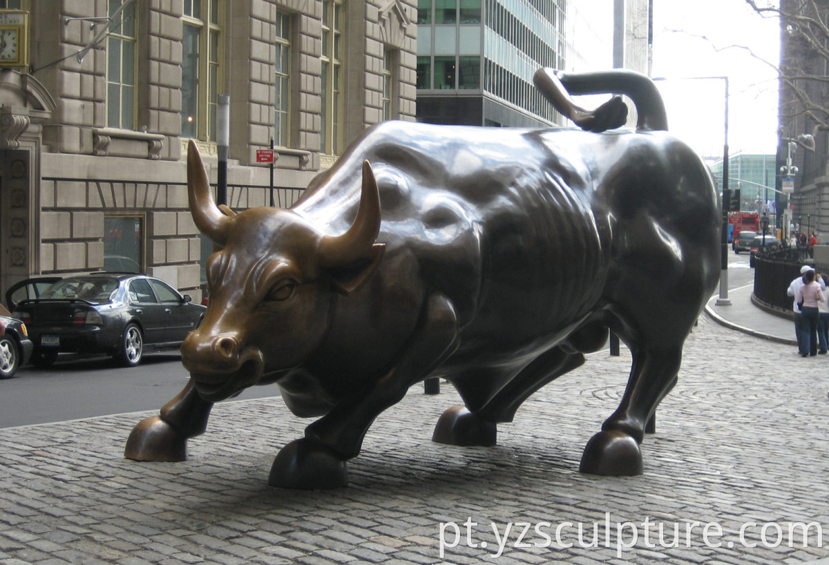 bronze bull staute 